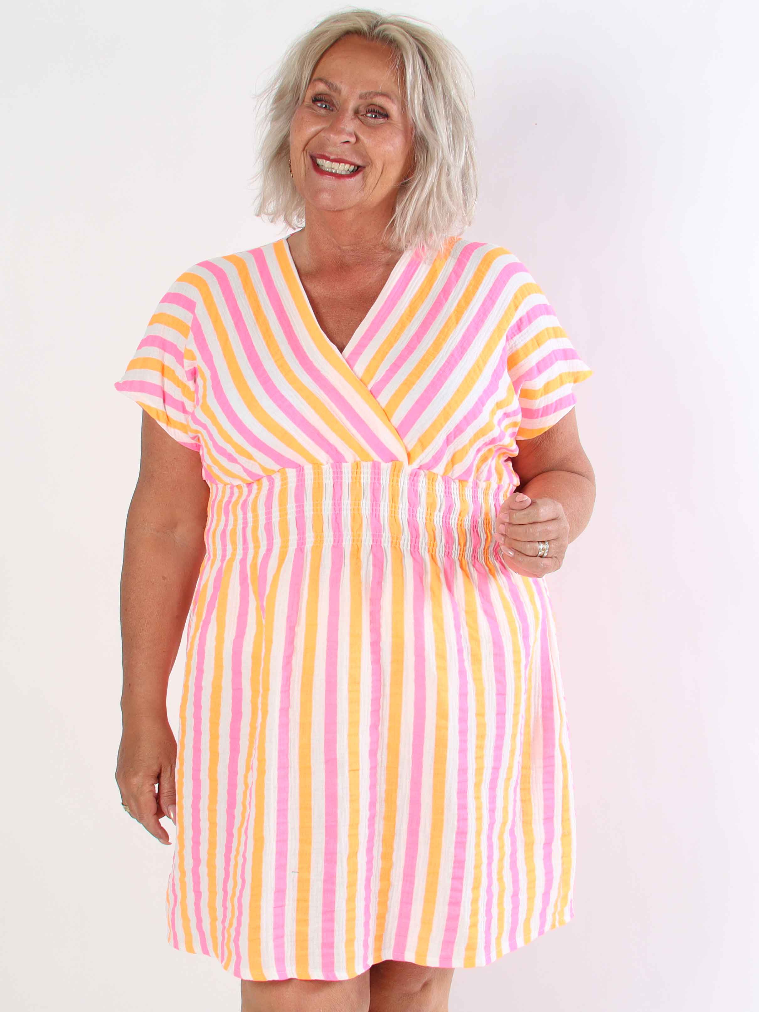 Eris - Sød stribet kjole i bomuld med smock